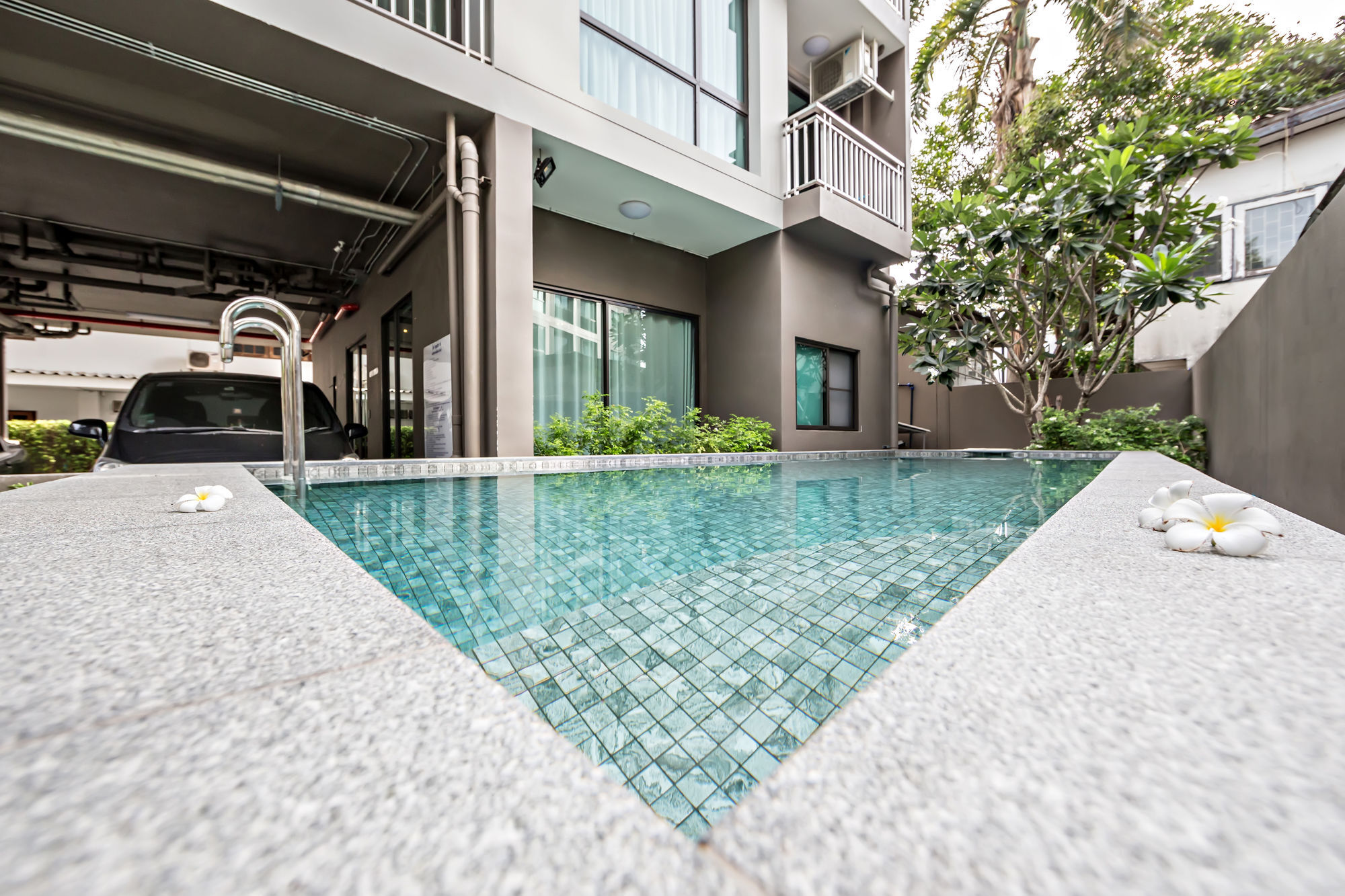 Like Sukhumvit 22 Aparthotel Bangkok Exterior photo